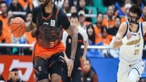 虎啸球场，控球如神，灵动自如，实力远超群雄。